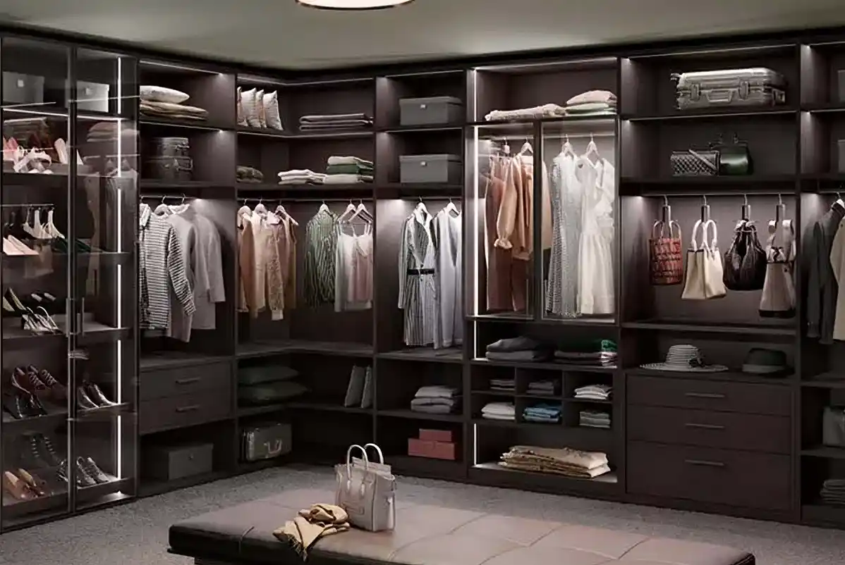 Maßgefertigte Einbauschränke und begehbare Kleiderzimmer